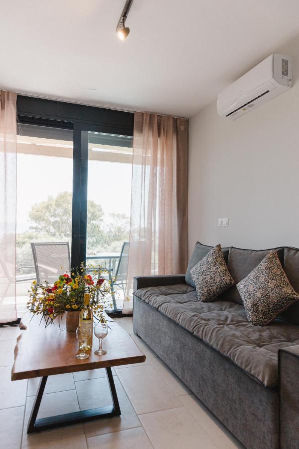 Ariti Luxury Apartment, ニキアナ エクステリア 写真