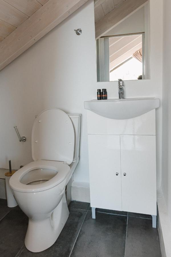 Ariti Luxury Apartment, ニキアナ エクステリア 写真